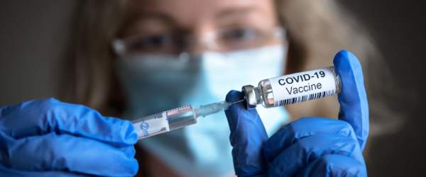 Vše, co je dobré vědět o vakcínách proti COVID-19
